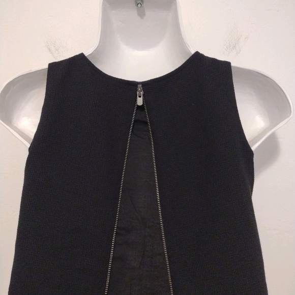 Banana Republic Factory - Sleeveless Texture Over Sheer Zipped Top - Picture 11 of 16